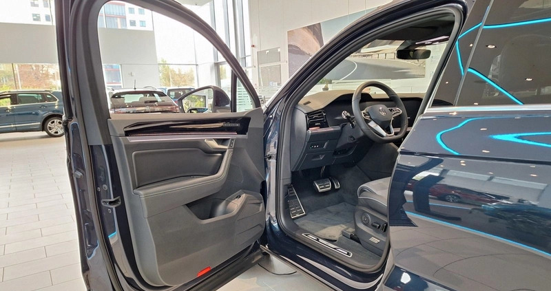 Volkswagen Touareg cena 418560 przebieg: 5, rok produkcji 2024 z Dąbie małe 667